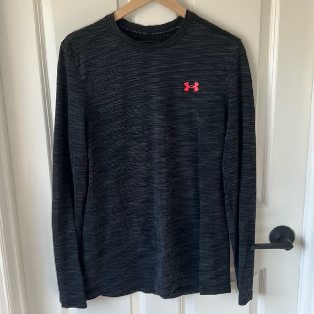 Men’s size Large - black Under Armour long sleeve athletic shirt